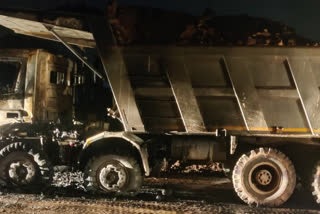 Criminals set fire to trucks in latehar