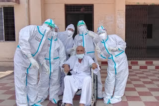the elderly defeated the corona virus in bilaspur