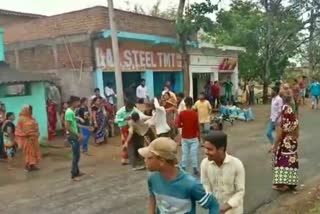 fighting between villagers and barati at bengabad in giridih