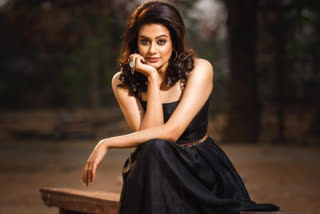 Priyamani getting bombarded with questions on the Family Man 2