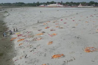 Banks of Ganga gets dotted with graves in Prayagraj