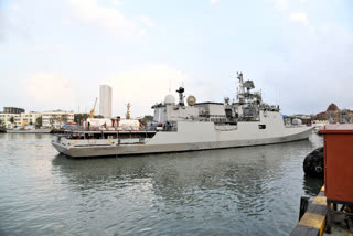 Indian naval ship INS Trikand reached Mumbai  Liquid Medical Oxygen (LMO)  Operation Samudra Setu II  ഐ‌എൻ‌എസ് ത്രികാന്ത് മുംബൈയിൽ  ഓപ്പറേഷൻ സമുദ്ര സേതു II