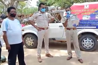 police-sargeant-is-making-people-aware-by-his-singing-in-simdega