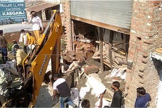 3-workers-killed-dozens-hurt-as-under-construction-building-collapses-in-uttar pradesh