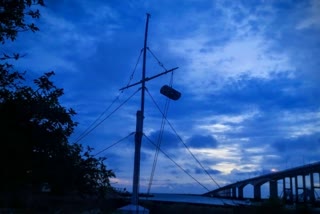 No-1-Storm-warning-cage-raised in pamban