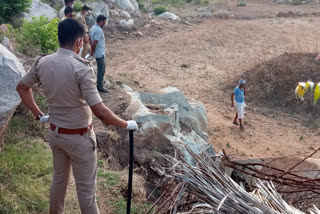 corona infected hidden, corona infected hidden in Hill, corona infected hidden in Hill at Kushtagi, Kushtagi corona news, ಗುಡ್ಡ ಸೇರಿದ್ದ ಕೊರೊನಾ ಸೋಂಕಿತ, ಕುಷ್ಟಗಿಯಲ್ಲಿ ಗುಡ್ಡ ಸೇರಿದ್ದ ಕೊರೊನಾ ಸೋಂಕಿತ, ಕುಷ್ಟಗಿ ಕೊರೊನಾ ಸೋಂಕಿತ ಸುದ್ದಿ,