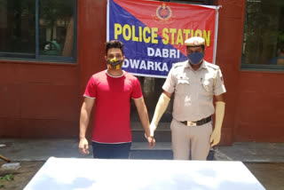 delhi police arrested an accused in black marketing case in dabri