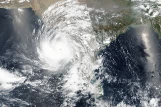 yaas cyclone  bay of bengal  bay of bengal yaas cyclone  യാസ് ചുഴലിക്കാറ്റ്  ബംഗാൾ ഉൾക്കടലിലെ യാസ് ചുഴലിക്കാറ്റ്  യാസ് ചുഴലിക്കാറ്റ് വാർത്ത