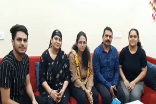 शाईना अगवान को मिली स्कॉलरशिप, Shaina Agwan gets scholarship