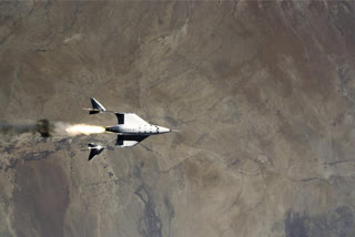 Virgin Galactic rocket ship ascends from New Mexico