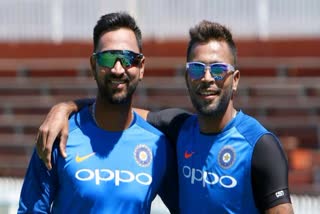 Krunal Pandya  Hardik Pandya  oxygen concentrators  Covid  ഹര്‍ദിക് പാണ്ഡ്യ  ക്രുനാൽ പാണ്ഡ്യ  പാണ്ഡ്യ സഹോരന്മാര്‍  Pandya brothers  കൊവിഡ്