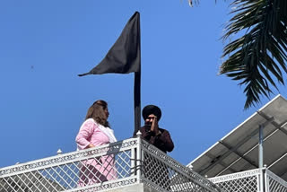 Navjot Sidhu hoist black flag as support to Farmers protest