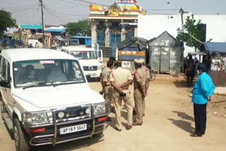 ఏపీలోని కర్నూలు జిల్లా తుగ్గలి మండలం పగిడిరాయి గ్రామంలో ఉద్రిక్తత