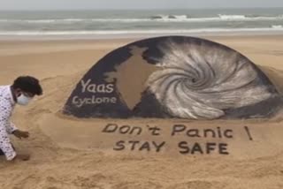 Sudarsan Pattnaik creates sculpture on Puri sea beach