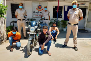 nihal vihar police arrested looters in delhi