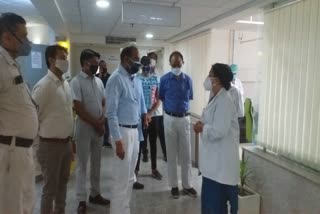 bjp mp ramesh bidhuri visits esic hospital okhla