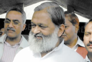 Coronil kits  Haryana to provide Coronil kits to Covid patients  Coronil kits to Covid patients  Coronil kits for Covid patients  Haryana Health Minister  Anil Vij  Ayurveda based Coronil kits  Baba Ramdev  ഹരിയാനയിലെ കൊവിഡ് രോഗികൾക്ക് പതഞ്ജലി കൊറോനിൽ കിറ്റ് നൽകാൻ തീരുമാനം  ചണ്ഡിഗഢ്  പതഞ്ജലി  ഹരിയാന ആരോഗ്യമന്ത്രി