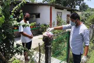 president of AJP comes to help quarantine people of Namrup assam etv bharat news