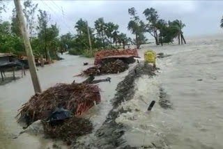 Large area submerged by the dam of Muriganga river, many villagers without houses