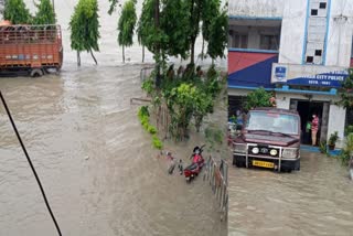 গ্রামীণ হাওড়ায় নদীবাঁধে ফাটল