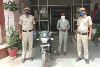 najafgarh police caught a auto lifter