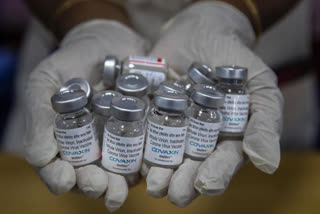 Telangana to vaccinate journalists  Telangana to vaccinate high risk groups  Telangana recognised journalists as Covid front line workers  Covid front line workers  vaccination of journalists  covid vaccination for journalists  vaccination of journalists in Telangana  തെലങ്കാനയിലെ മാധ്യമ പ്രവർത്തകർക്ക് മെയ് 28 മുതൽ വാക്സിൻ  വാക്സിൻ  മാധ്യമ പ്രവർത്തകർ  തെലങ്കാന  വാക്സിനേഷൻ  ഹൈറിസ്‌ക്  ഇൻഫർമേഷൻസ് ആൻഡ് പബ്ലിക് റിലേഷൻസ് ഡിപ്പാർട്ട്മെന്‍റ്  സൂപ്പർ സ്പ്രെഡർ  പബ്ലിക് ഹെൽത്ത്  ബ്ലാക്ക് ഫംഗസ്