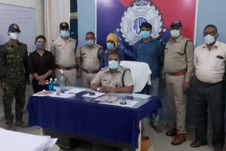 62 lakh robbery accused arrested from jhansi