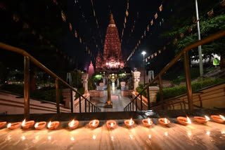 बुद्ध पूर्णिमा के अवसर पर महाबोधि मंदिर का किया गया श्रृंगार