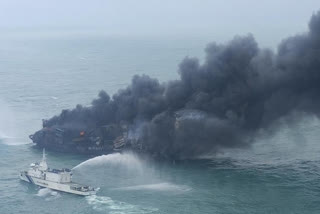 Indian Coast Guard  fire on container ship off Sri Lankan coast  Sri Lankan coast container fire  ഇന്ത്യൻ തീരസംരക്ഷൻ സേന  ശ്രീലങ്കൻ തീരത്ത് കപ്പലിൽ തീപിടിത്തം