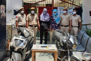 Kotla Mubarakpur Police team arrested two Snatcher in South Delhi