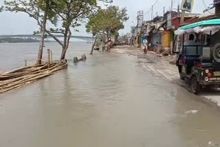 যশ ও ভরা কোটালের দাপটে জল থইথই সুন্দরবনের বিভিন্ন এলাকা