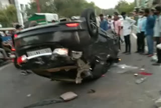 car accident due to overspeed in kirti nagar of delhi