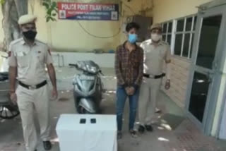 delhi police arrested thief in tilak vihar