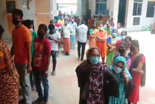 huge crowd in ramanathapuram for getting vaccine