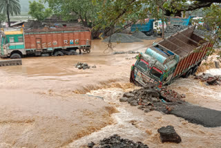 people saved drowning truck in sahibganj