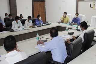 Sukma Collector Vineet Nandanwar held a meeting