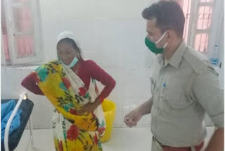 Lalitpur news  Woman jumped in well with children  Lalitpur crime news  Woman jumped in well  बच्चों संग महिला ने कुएं में लगाई छलांग  महिला कुएं में कूदी  ललितपुर न्यूज  ललितपुर खबर