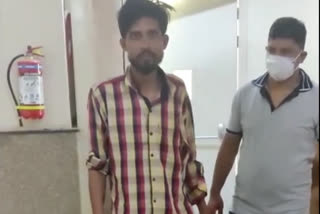 Police caught the vicious crook in shahdara delhi