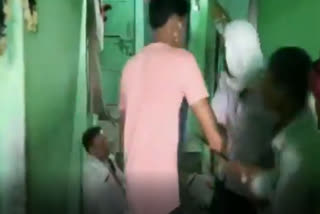 Villagers thrash cop in MP's Chhatarpur