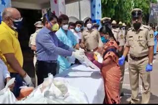 Bhaskar Rao distributes food  kit