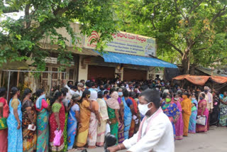 ques at aadhaar centres at krishna district