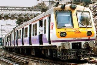 RPF personnel saves woman in Dadar railway station