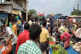 ৰঙাপৰাৰ দৈনিক বজাৰত ধোঁৱাচাঙত ক'ভিডৰ নীতি নিৰ্দেশনা