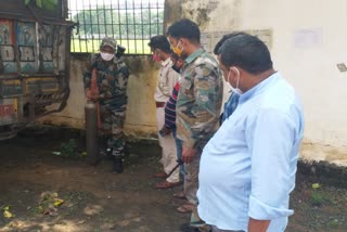 oxygen-cylinder-recovered-from-garbage-in-hazaribag