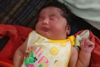 one-in-a-million-unique-baby-girl-of-5-dot-1-kg-born-in-mandla-normal-delivery-in-hospital