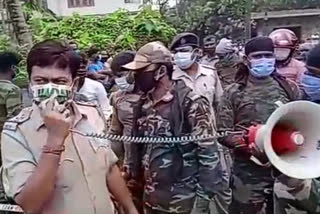 agitation at Covid vaccination center in howrah