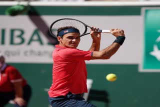 French Open: Federer sails into second round