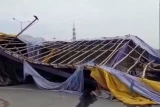 farmers-night-shelter-at-ghazipur-border-uprooted-after-thunderstorm