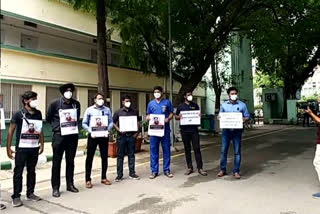 Resident doctors of Delhi AIIMS protest against Baba Ramdev's rhetoric
