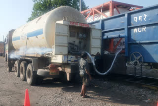 Liquid Medical Oxygen to Andhra Pradesh  Oxygen Express trains  oxygen supply in Andhra Pradesh  Indian Railways  അമരാവതി  ഓക്‌സിജൻ എക്‌പ്രസ് ട്രെയിൻ  ആന്ധ്രാപ്രദേശ്